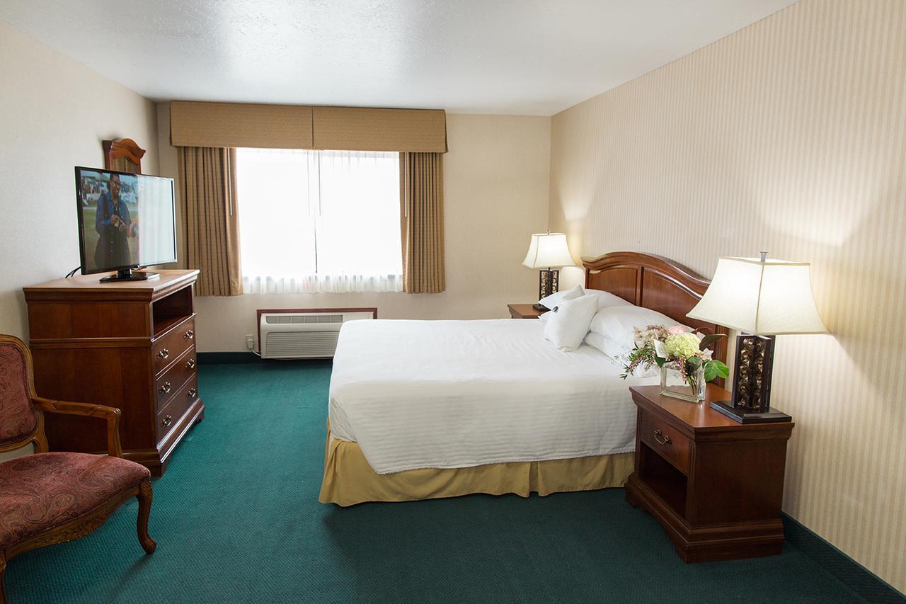 Rogue Regency Inn & Suites Medford Exteriér fotografie