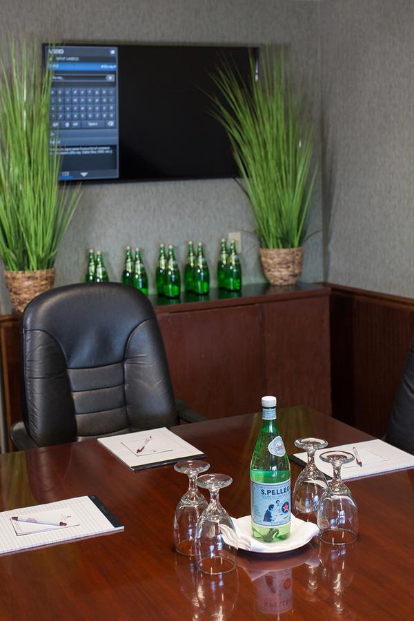 Rogue Regency Inn & Suites Medford Exteriér fotografie