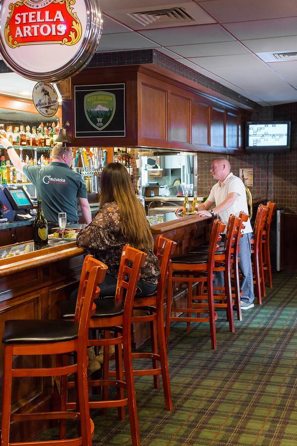 Rogue Regency Inn & Suites Medford Exteriér fotografie