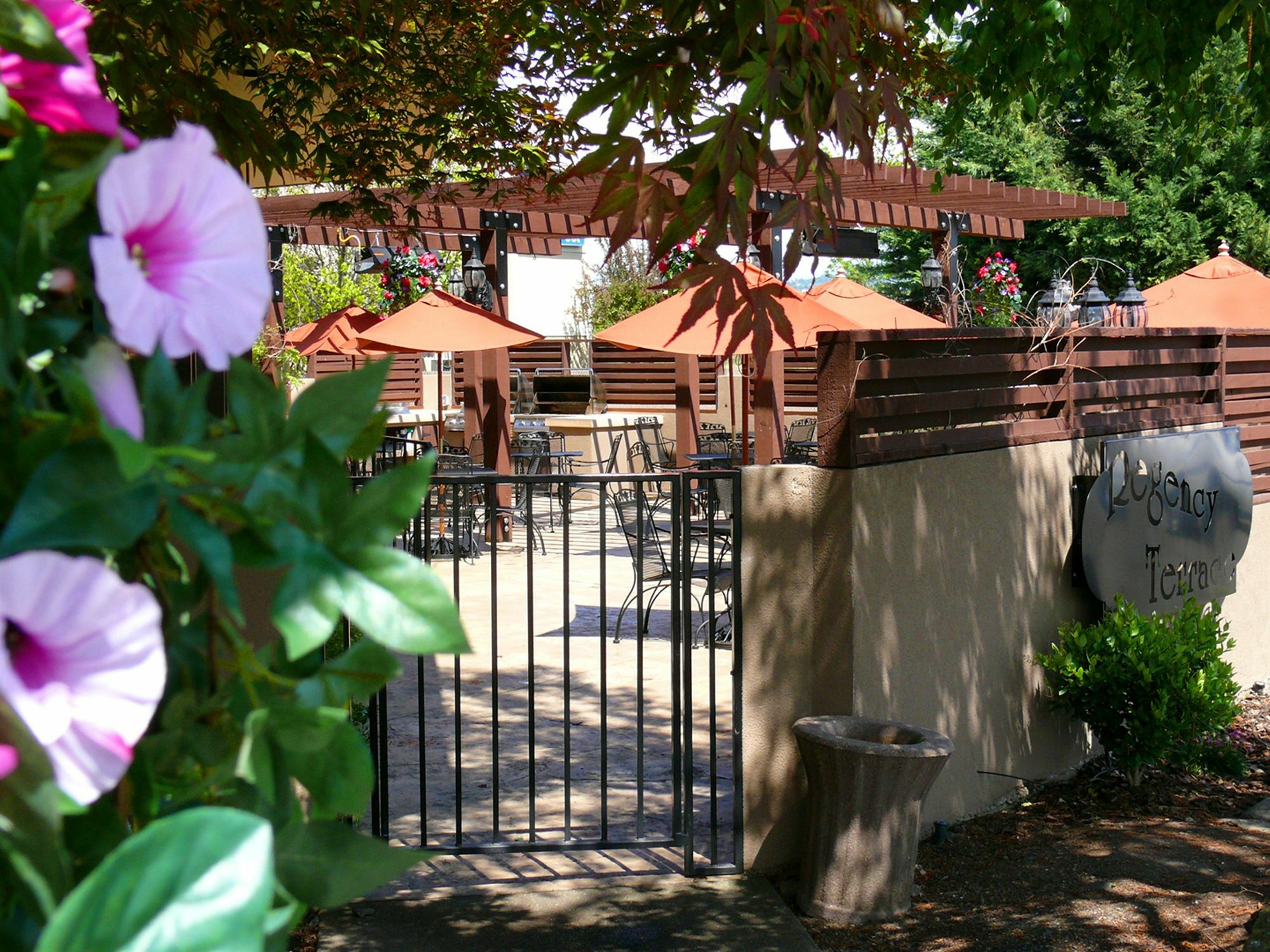 Rogue Regency Inn & Suites Medford Exteriér fotografie